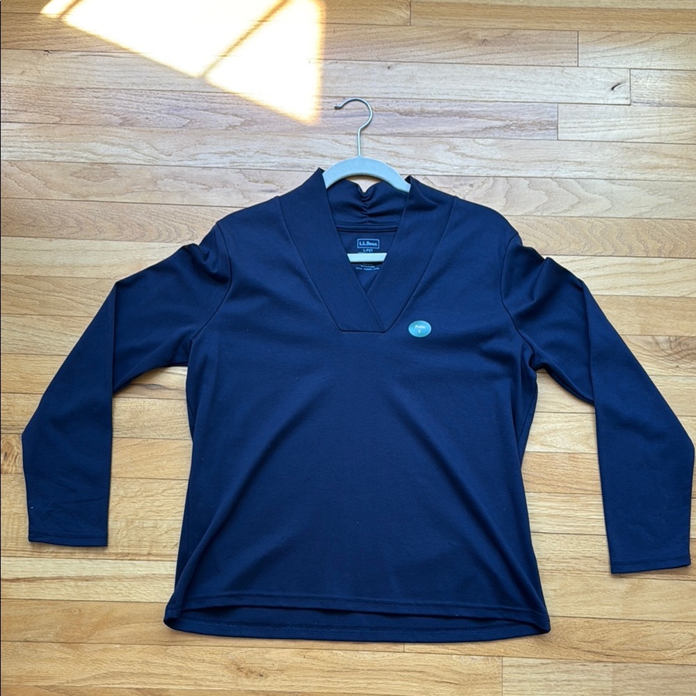 NWT L.L. Bean Raven Blue (Navy) V-Neck Long Sleeve Top, Large Petite